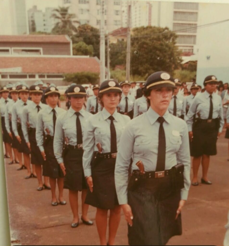 A presença feminina na PMMS. Turma Pioneira 1982